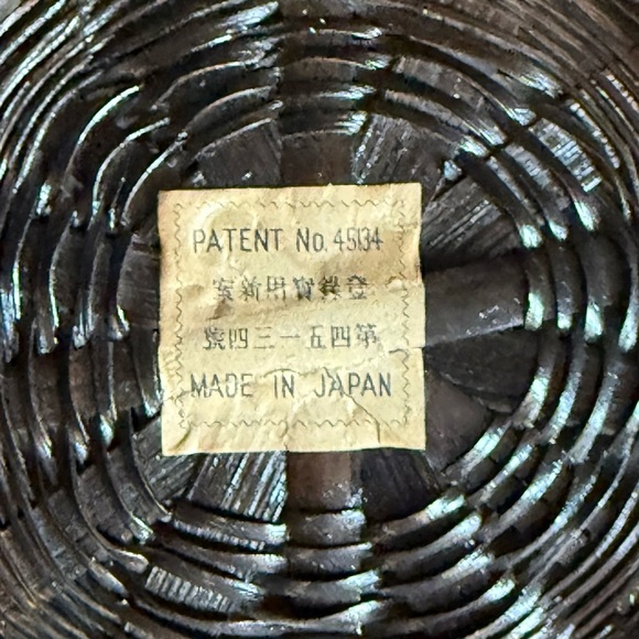 Antique Painted Japanese Wicker Sewing Basket ~ and Embroidery Thread - Picture 5 of 6